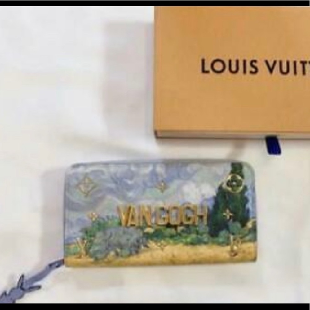 Louis Vuitton Van Gogh LIMITED EDITION is in pristine condition, like new!